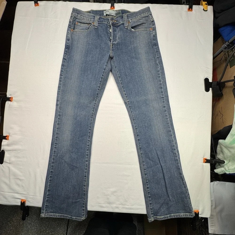 Levis Jeans Women's Suuch Boot Cut Low Rise‎ 32X33 3 Button Close 11L